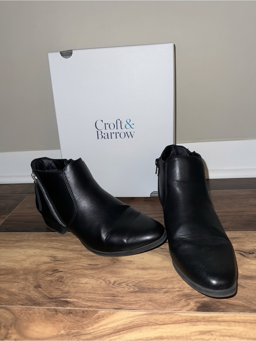 croft & barrow Black Leather Ankle Booties with Side Zipper | Size 7.5